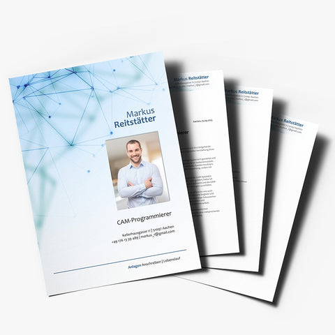 Technisches Bewerbungsdesign in Hellblau mit Netzwerkgrafik, Beispiel CAM-Programmierer